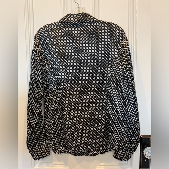Alfani 100% Silk Black and White Patterned Butterfly Collar Buttoned Down Blouse - Picture 3 of 5